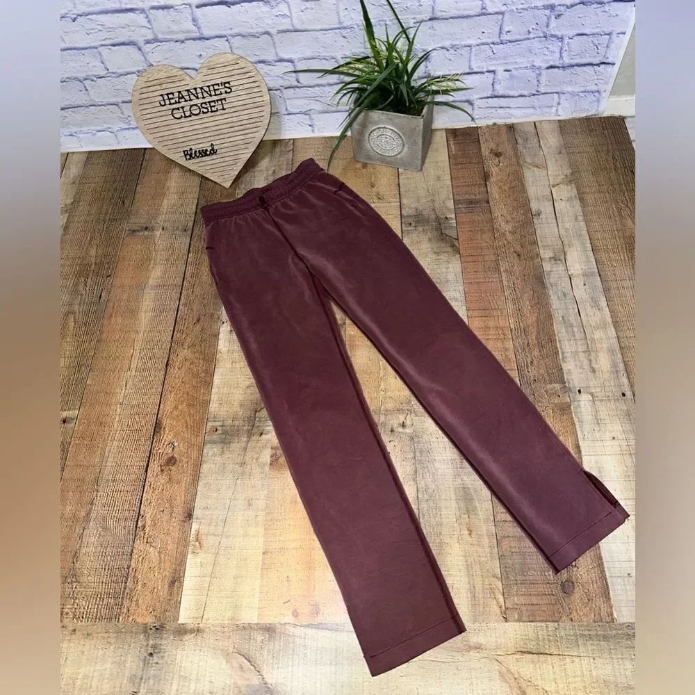 Lululemon Brushed Softstreme Split-Hem High-Rise Pant
Red Merlot